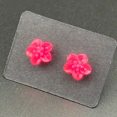 【新品】樹脂ピアス 両耳セット 金属アレルギー対応 樹脂キャッチ付◆ピンク フラワー 花  大きめ チャーム◆ワンポイント スタッドピアス◆ 樹脂ポスト 軽量 シンプル デザイン
