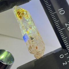 【E30674】  新産地！ 石油入り水晶 オイルインクォーツ 水晶 蛍光鉱物 水晶