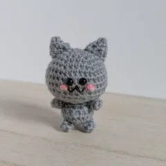 あみぐるみ　ちびねこ　猫　グレー　ジャボ　ストラップ　ハンドメイド
