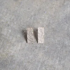 Ouca（ウーサ）ピアス/ヴィンテージテイストを纏うピアス/レクタングルモチーフピアス