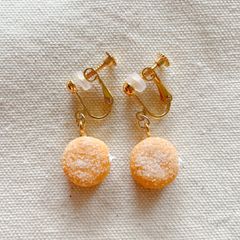 ミニチュア　生クリームドーナツ　イヤリング　金属アレルギー対応