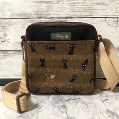 ★セール品(現品限り) 猫柄ミニショルダーバッグ 音符ネコ ブラック&ブラウン 猫柄内ポケット付き ハンドメイド メンズ レディース ボディバッグ ポシェット