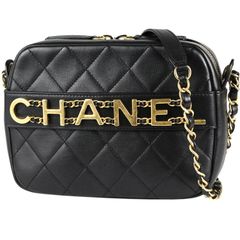 CHANEL/シャネル　マトラッセ ロゴ カメラバッグ（チェーンショルダーバッグ）　ラムスキン　ブラック×アンティークゴールド金具　AS1609　29番台【美品】