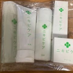 薬用ニキビケア　基礎化粧品　5点セット　洗顔　化粧水　乳液　クリーム　美容液