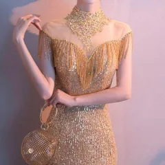 首元にお花のデザイン スパンコールにビジューイブニングドレス