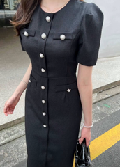 【新品未使用】Le jisoo　半袖ワンピース　ドレス　　カラーブラック