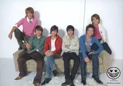 【中古】生写真(ジャニーズ) NEWS/集合(6人)/ソファ座り・錦戸腕組み・背景白/「NEWS CONCERT TOUR pacific 2007-2008」オリジナルフォトセット