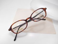 ★ＨＯＹＡ薄型・非球面レンズ付き／人間讃歌・日本製バネ丁番プラフレーム老眼鏡ＢＲ