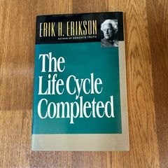 エリクソン　ERIK H. ERIKSON AUTHOR OF GANDHI'S TRUTH The Life Cycle Completed