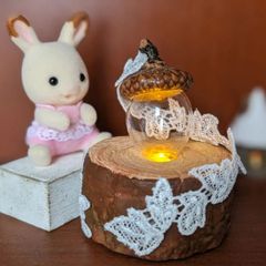 どんぐりランプ〜レース〜　LED照明　ミニチュア　どんぐり　ドールハウスにも