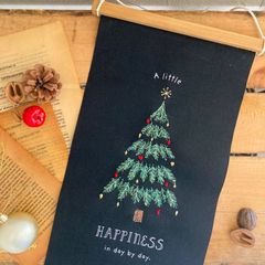 クリスマスツリー タペストリー ブラック 小 刺繍 壁飾り 季節限定