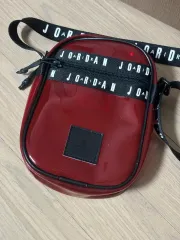 Air Jordan エアジョーダン ミニクロスバッグ