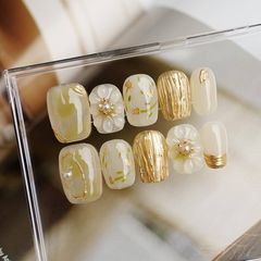 【ハンドメイド品】「琥珀ノ花」ネイルチップ ショート 短め 黄 100%ハンドメイド 貼るだけネイル つけづめ つけ爪 春 可愛い 韓国 花 成人式 袴 ジェルネイル ネイルシール セルフネイル ネイルステッカー おうちネイル ネイルデザイン ネイル