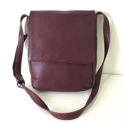 イネド INED バッグ ショルダーベルト メッセンジャーバッグ 本革 ナッパ レザー ボルドー色 エンジ かばん 鞄 カバンのサムネイル
