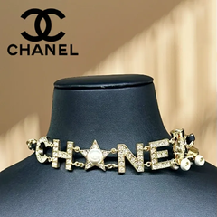 【中古特価】 CHANEL シャネル ラインストーン フェイクパール ネックレス ロゴ ココマーク チョーカー ABC634 24年クルーズ　ゴールドメッキ GP コスチュームジュエリー スケートシューズ 星 限定 レディース
