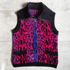 伊太利屋 ❤︎GKITALIYAʕ•ᴥ•ʔ刺繍 ブラックベスト - メルカリ