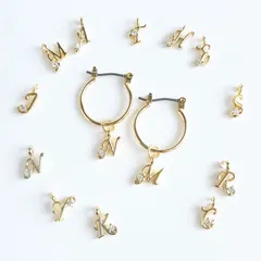 片耳ずつ選べる 選べるイニシャル 2wayフープピアス チタンポスト 匿名配送