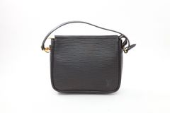 【ほぼ未使用】ルイヴィトン アクセサリーポーチ LOUIS VUITTON エピ 黒 ブラック