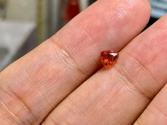 RS10-136 非加熱 金樺色 スピネル ミャンマー産 ルース