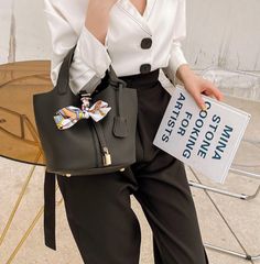 キューブバッグ　ショルダーバッグ