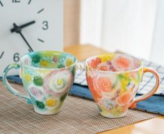 2点セット　日本製ゆずりは工房マグカップ　 花柄 おしゃれ かわいい カフェ 喫茶店   陶器 瀬戸焼 和食器 手描き 海外プレゼント 贈り物 ギフト 母の日 敬老の日 誕生日