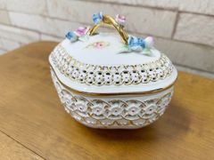 アイリッシュドレスデン ハンドペイント 蓋付き小物入 小花 リボン