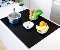 ブラック ［Utiel］ シリコンマット 80×60㎝ 厚さ1.5㎜ 大判 キッチン 調理台 保護マット 保護シート 滑り止め 耐熱 衝撃吸収 吸音 (ブラック)