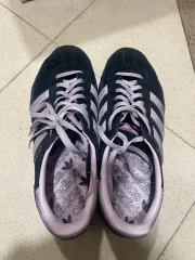 adidas spezial スペツィアル　ブラック/ピンク スニーカー adidas HANDBALL SPEZIAL W CORE BLACK/CLEAR PINK/GUM