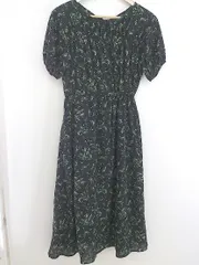 ◇ earth music&ecology 花柄 半袖 膝下丈 ワンピース サイズF ブラック マルチ レディース E  【1302040000897】