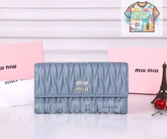 新品未使用 MIUMIU 財布[本日特価|新品未使用品]-WT0輸入-JD31