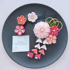 つまみ細工の髪飾り　ピンク　成人式　卒業式　七五三　【No.1】