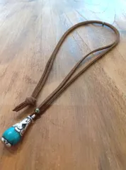 ペンダントトップ ネパール ターコイズ シルバー 手作り 職人 一点物 レトロ エスニック 伝統的 個性的 ジュエリー アクセサリー