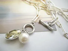 スワロフスキーと淡水パール　シルバーコーティングチェーンペンダント