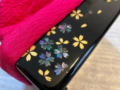 【アンティーク】螺鈿細工の桜が美しい　漆塗りのお重が底についているような、鮮やかピンクの巾着BAG