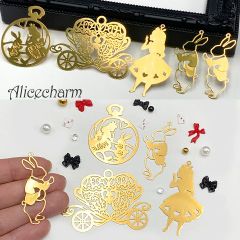 アリス 真鍮 金属チャーム 薄い 大きめ プレート チャーム ウサギ 懐中時計 馬車 トランプ 透かし アクセサリー パーツ 5個 j6-5073 GreenRoseYumi