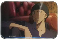 【中古】バッジ・ピンズ 赤井秀一(背景ソファー) 「名探偵コナン 緋色の記憶～スカーレット・メモリー～ ブラインドスクエア缶バッジ【赤井・沖矢セレクション】」