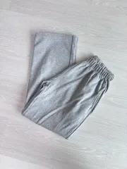 グレー ストレート ワイドパンツ