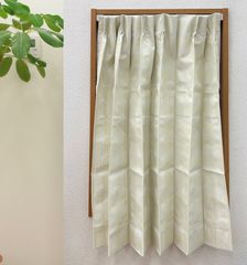 【防音・遮光・断熱・遮熱】小窓カーテン　アイボリー　水玉柄　丸柄　巾100cm×丈100cm　1枚入り