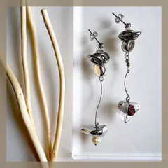 アシメデザイン♡【ステンレスポスト】 ワイヤー シルバー ゴールド メタル クリア ビーズ 天然 淡水 パール アシメ くねくね ピアス ハンドメイドピアス アレルギー対応 【イヤリング変更可能】