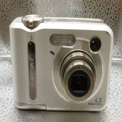 CASIO カシオ QV-R40 シルバー オールドコンデジ デジタルカメラ 単三電池 ① 未検品