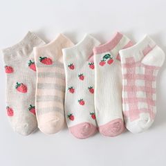 靴下5足セット　ソックス　可愛いイチゴ　快適な履き心地