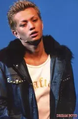 【中古】生写真(ジャニーズ) KAT-TUN/田中聖/ライブフォト・バストアップ・衣装黒・インナー白・背景青/DREAM BOYS/2Lサイズ/公式生写真