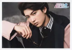 【中古】生写真(男性) 超特急/ユーキ(村田祐基)/横型・バストアップ・衣装黒・ピンク・左向き・右手眼鏡・背景グレー/「超特急 2017 SUMMER FES GOODS」生写真 第30弾