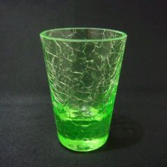 ウランガラスのショットグラス　グリーン　by　ボヘミアガラス