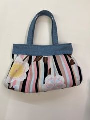 おしゃれな布製手提げバッグ