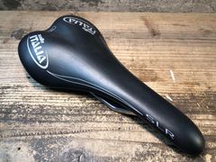 JE609 セライタリア selle ITALIA SLR サドル 黒 133mm チタンレール