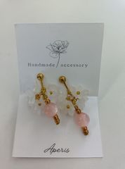 14 レジン製イヤリング　ホワイト×ピンク　ハンドメイド　花びら