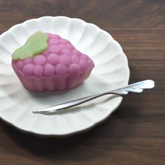 羽の銀の菓子切り（楊枝）