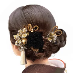【特価商品】結婚式 和装 髪 着物 飾り 七五三 髪留め 振袖 水引細工 浴衣 高級造花 花 卒業式 ヘアアクセサリー 袴 2点セット 髪飾り 2カラー 成人式 (黒金) [OTAKUMARKET]