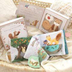 出産祝いに　ふんわりえほん りすくんのさくらんぼ探し　布絵本　ギフトボックス入り　GIFTBOX仕様　しかけえほん　amanoppo　あまのっぽ